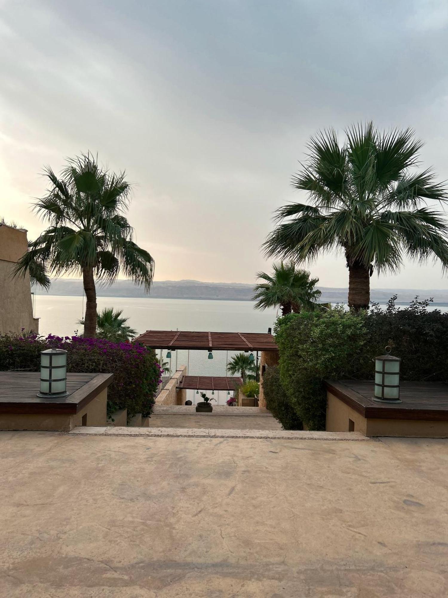 OH Beach Resort Sweimeh Exterior foto