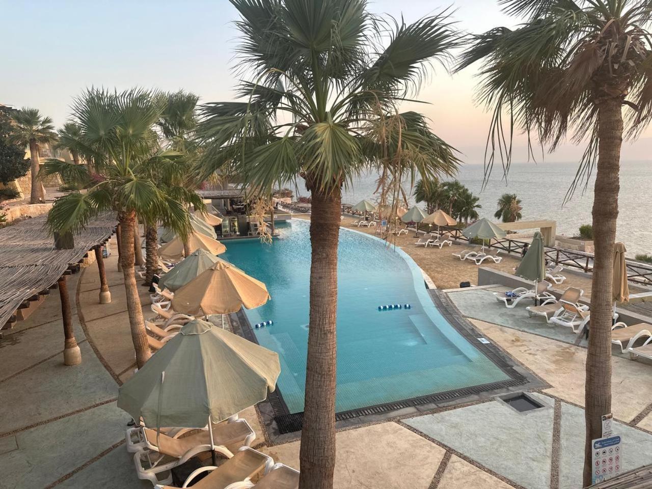 OH Beach Resort Sweimeh Exterior foto
